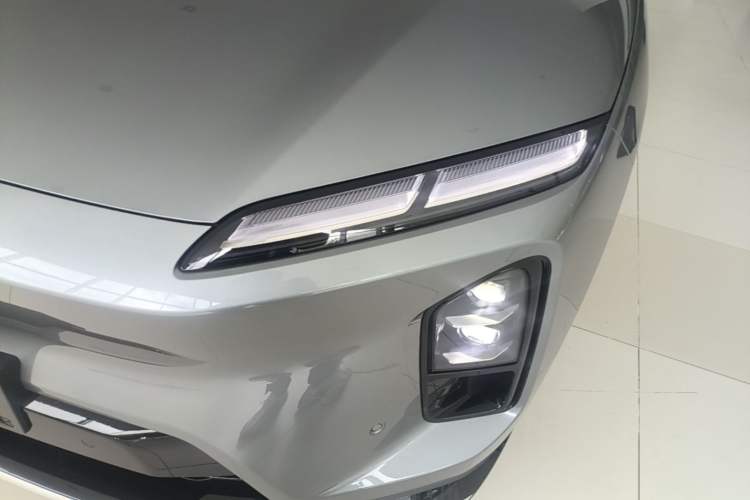 Used Nio ES6 2025 75 kWh Left Front Headlight