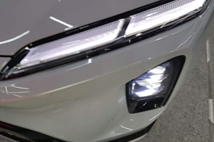 Used Nio ES6 2025 75 kWh Left Front Headlight