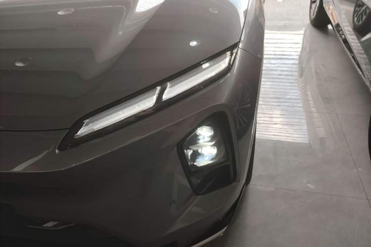 Used Nio ES6 2025 75 kWh Left Front Headlight