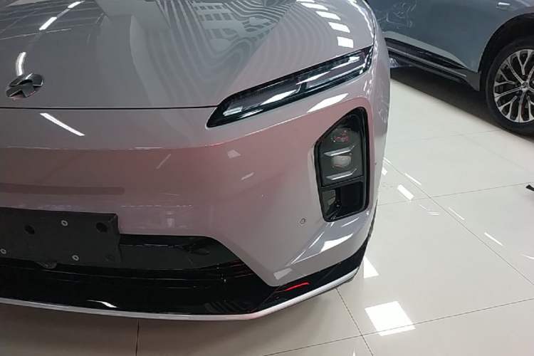 Used Nio ES6 2025 75 kWh Left Front Headlight