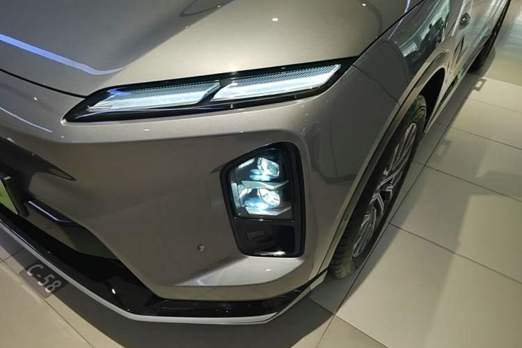 Used Nio ES6 2025 75 kWh Left Front Headlight