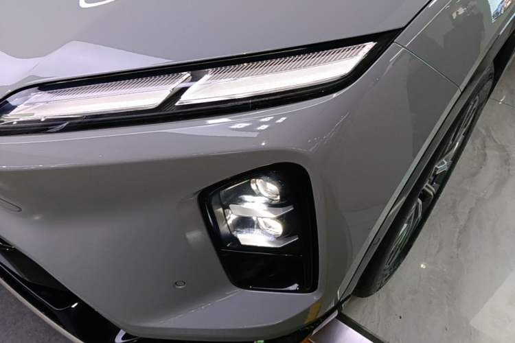Used Nio ES6 2025 75 kWh Left Front Headlight