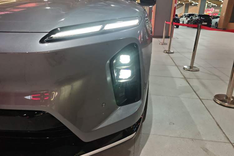 Used Nio ES6 2025 75 kWh Left Front Headlight