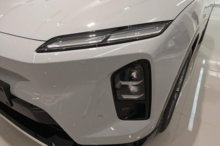 Used Nio ES6 2025 75 kWh Left Front Headlight
