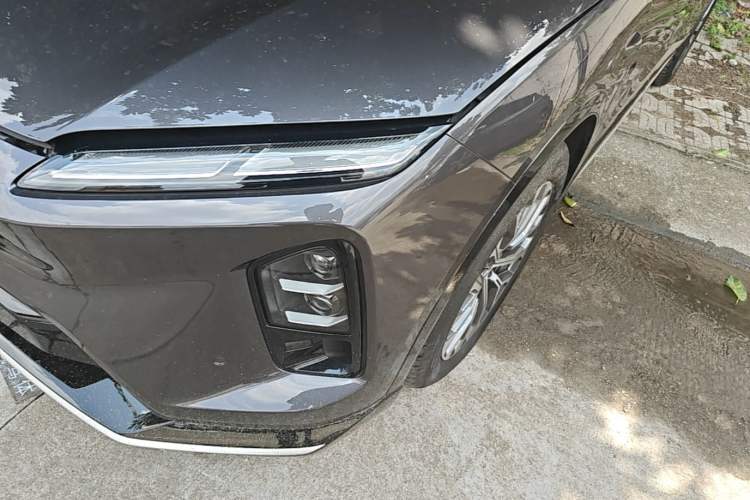 Used Nio ES6 2025 75 kWh Left Front Headlight