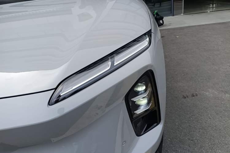 Used Nio ES6 2025 75 kWh Left Front Headlight