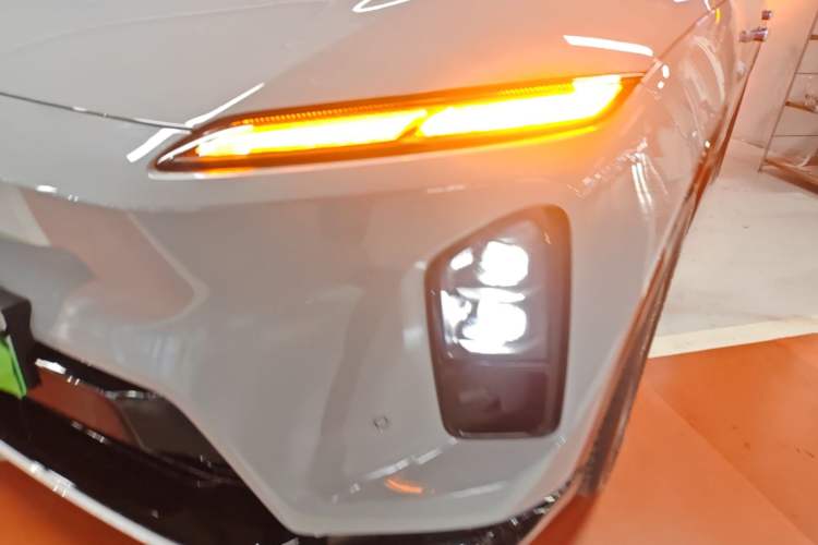 Used Nio ES6 2025 75 kWh Left Front Headlight