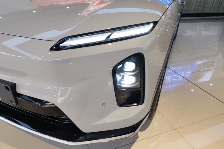 Used Nio ES6 2025 75 kWh Left Front Headlight