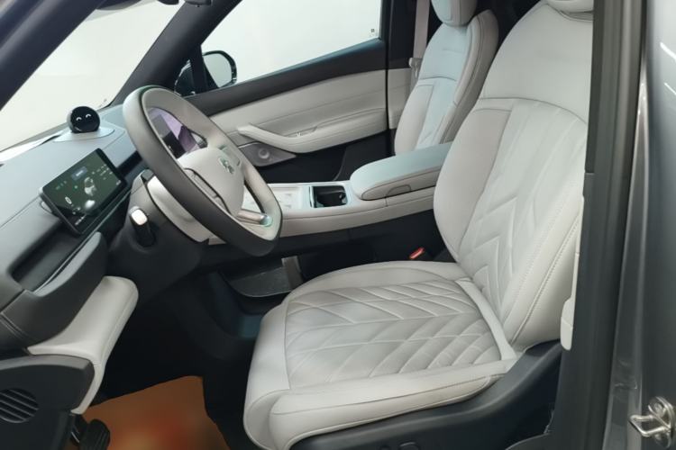 Used Nio ES6 2025 75 kWh Left Front Seat