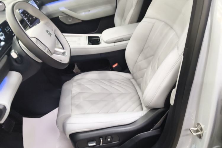 Used Nio ES6 2025 75 kWh Left Front Seat