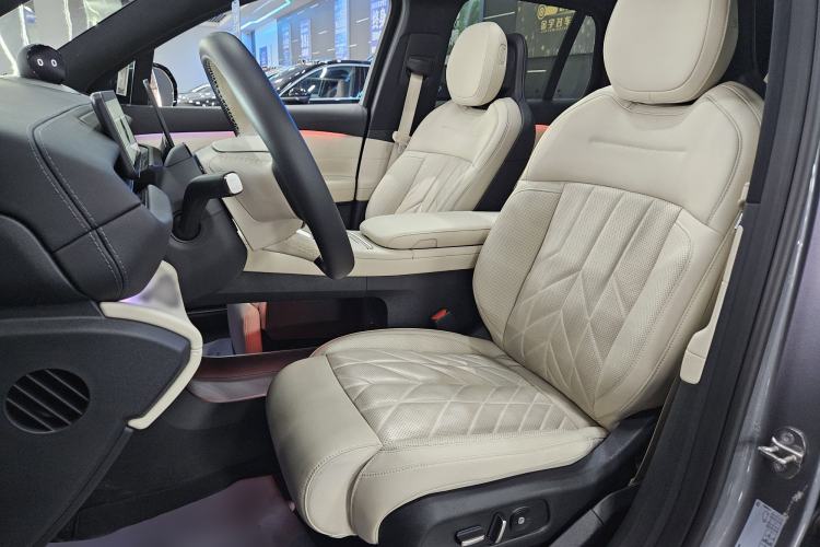 Used Nio ES6 2025 75 kWh Left Front Seat