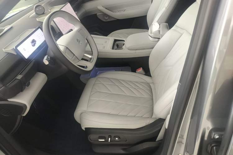 Used Nio ES6 2025 75 kWh Left Front Seat