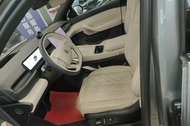 Used Nio ES6 2025 75 kWh Left Front Seat