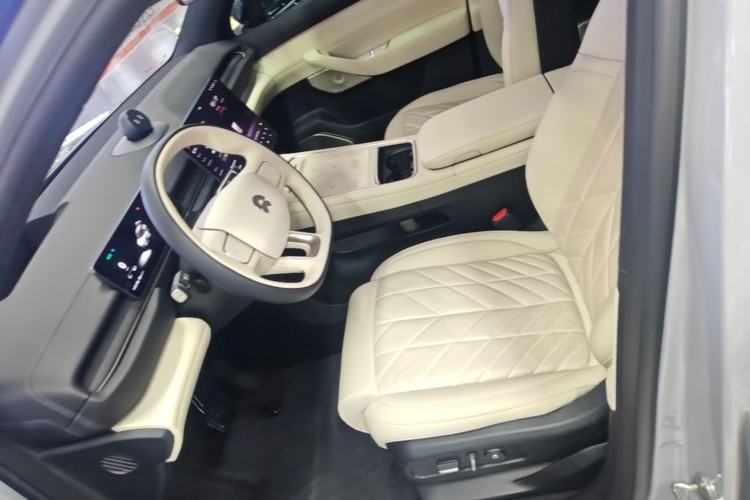 Used Nio ES6 2025 75 kWh Left Front Seat