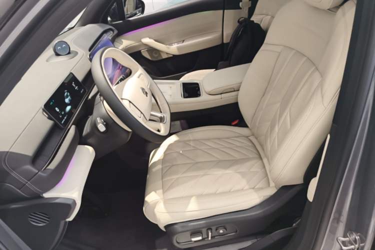 Used Nio ES6 2025 75 kWh Left Front Seat