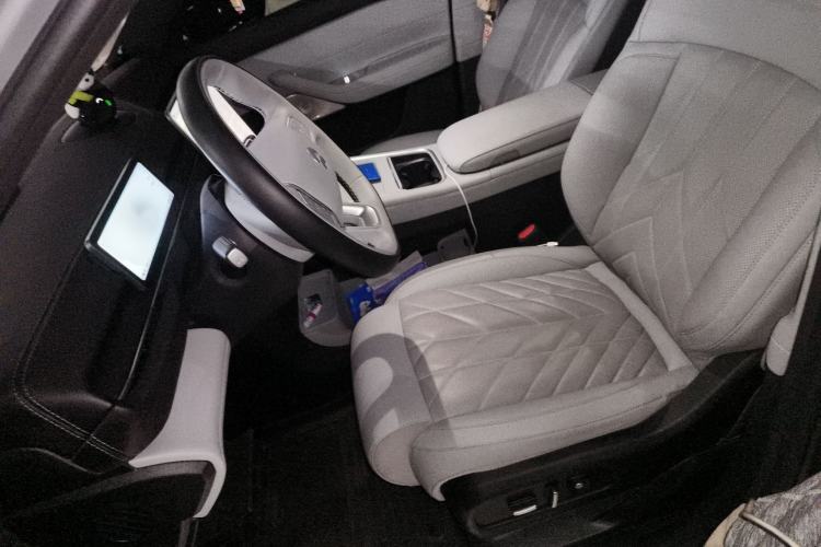 Used Nio ES6 2025 75 kWh Left Front Seat