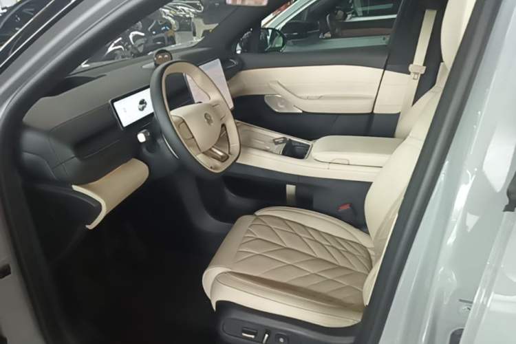 Used Nio ES6 2025 75 kWh Left Front Seat