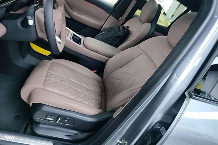 Used Nio ES6 2025 75 kWh Left Front Seat