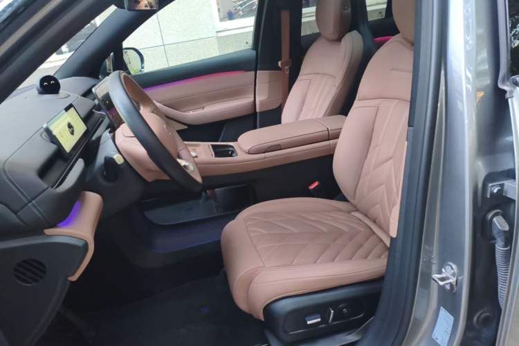 Used Nio ES6 2025 75 kWh Left Front Seat