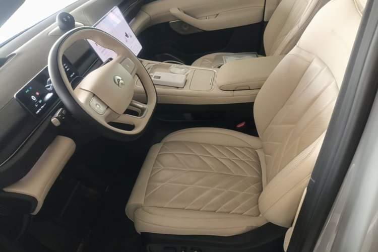 Used Nio ES6 2025 75 kWh Left Front Seat
