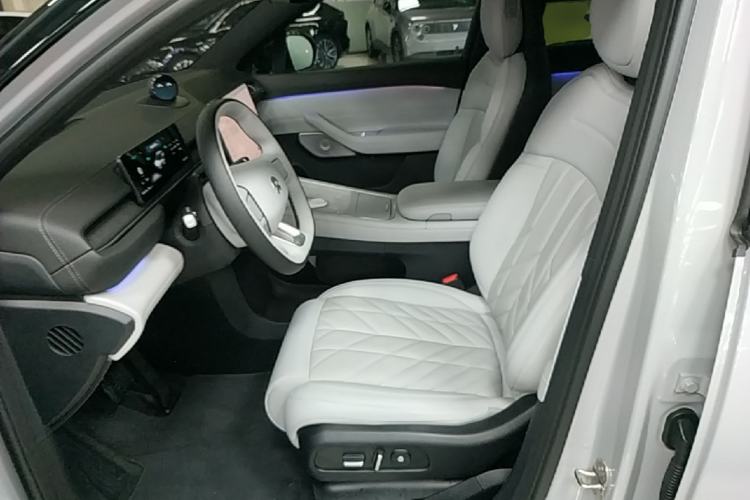 Used Nio ES6 2025 75 kWh Left Front Seat