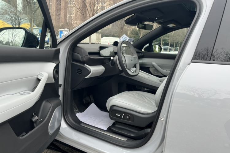 Used Nio ES6 2025 75 kWh Left Front Seat
