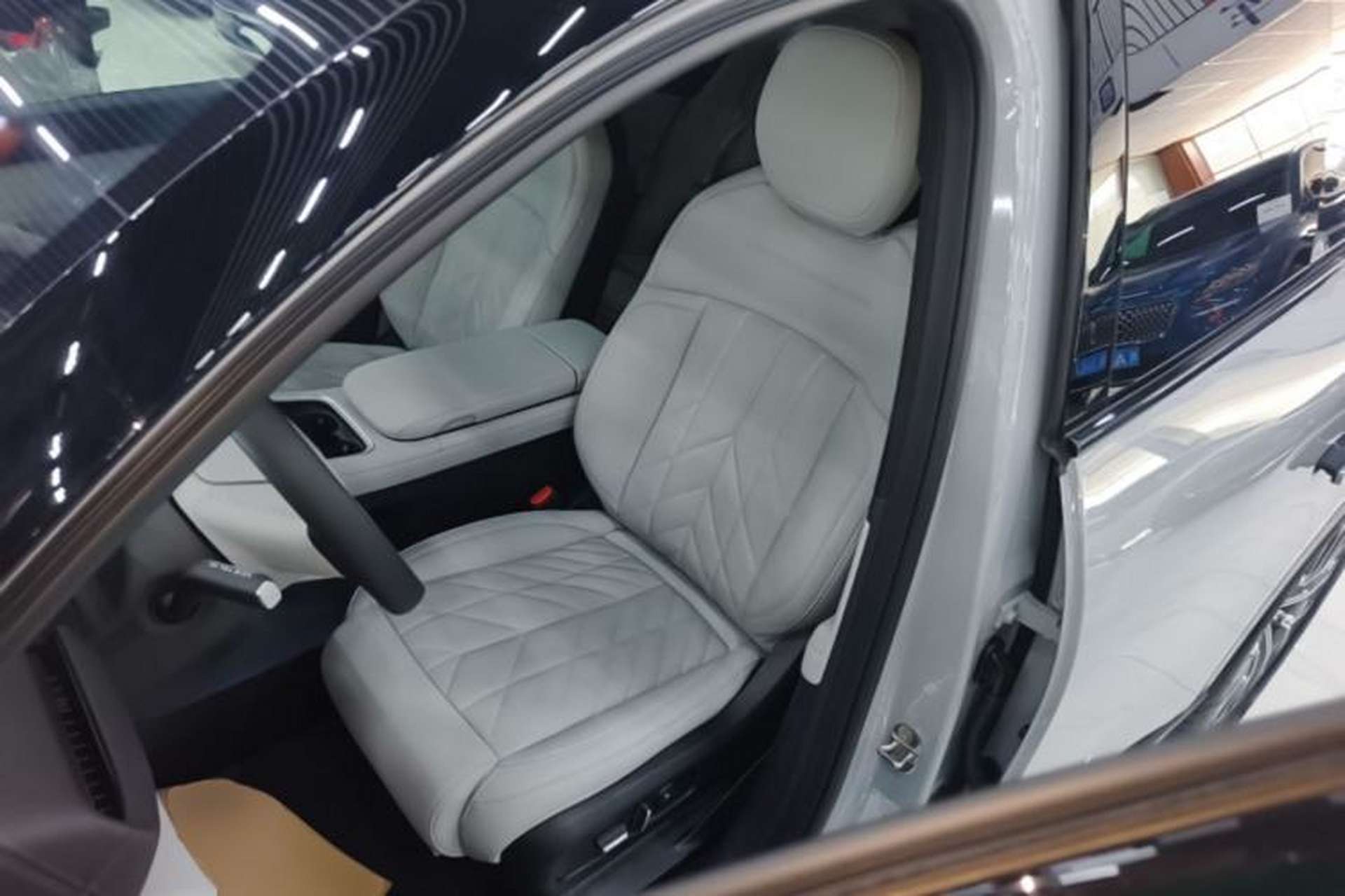 Used Nio ES6 2025 75 kWh Left Front Seat