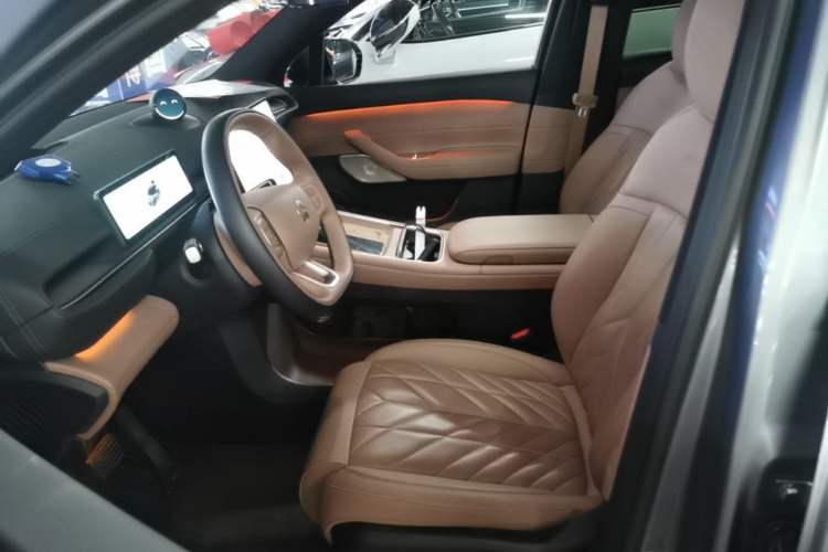 Used Nio ES6 2025 75 kWh Left Front Seat