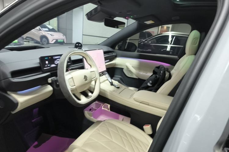 Used Nio ES6 2025 75 kWh Left Front Seat