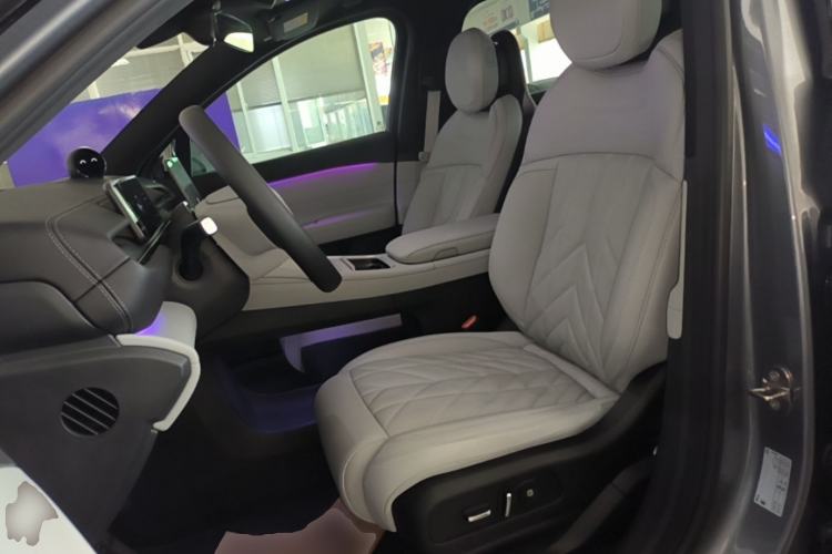 Used Nio ES6 2025 75 kWh Left Front Seat
