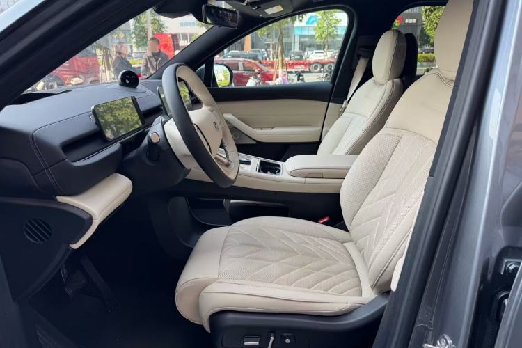 Used Nio ES6 2025 75 kWh Left Front Seat