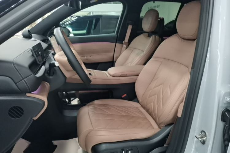 Used Nio ES6 2025 75 kWh Left Front Seat