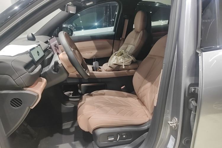 Used Nio ES6 2025 75 kWh Left Front Seat