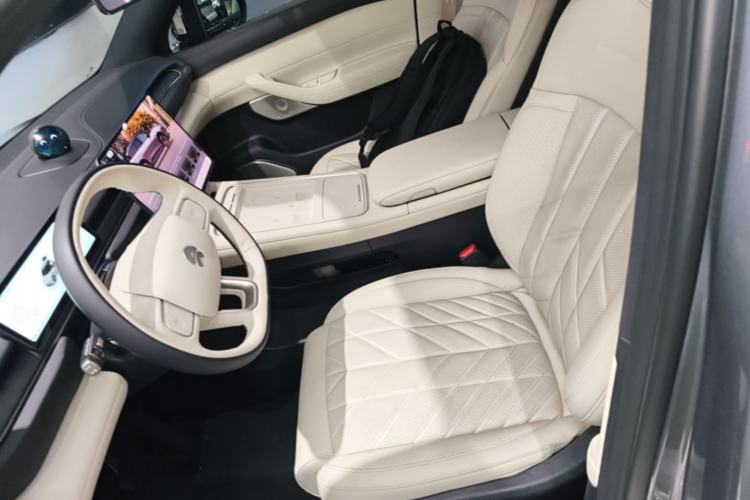 Used Nio ES6 2025 75 kWh Left Front Seat