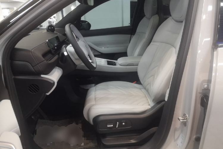 Used Nio ES6 2025 75 kWh Left Front Seat