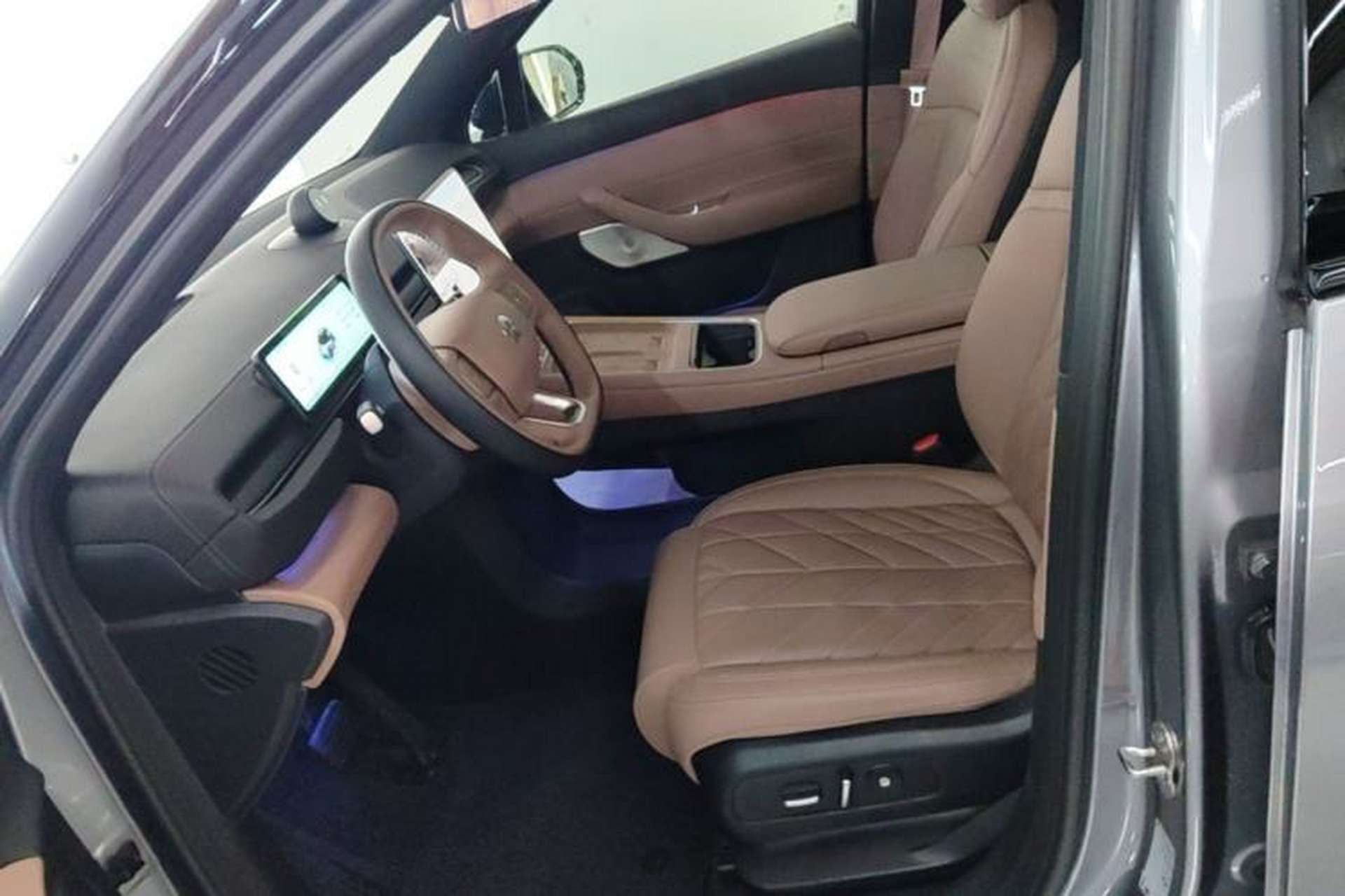 Used Nio ES6 2025 75 kWh Left Front Seat