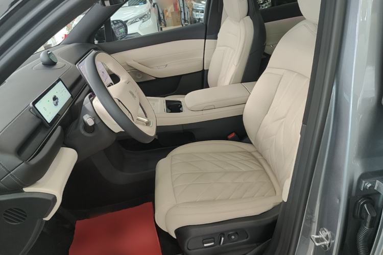 Used Nio ES6 2025 75 kWh Left Front Seat