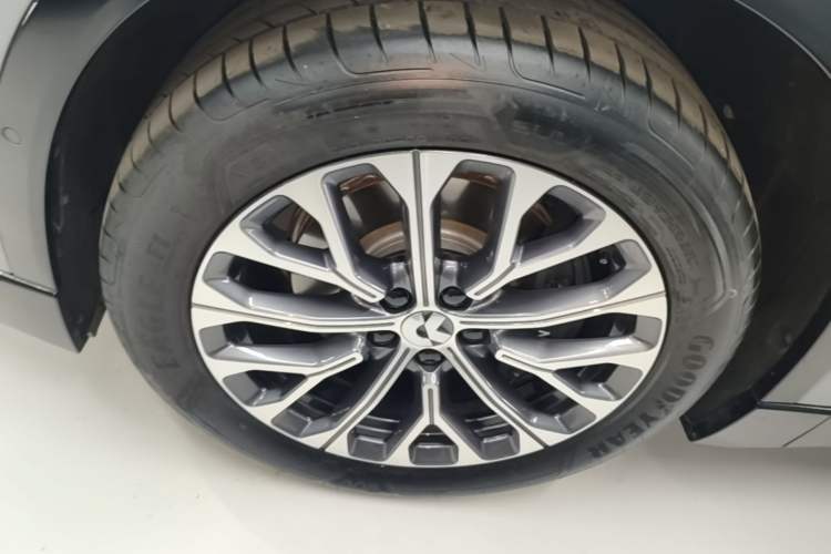 Used Nio ES6 2025 75 kWh Left Front Wheel Hub