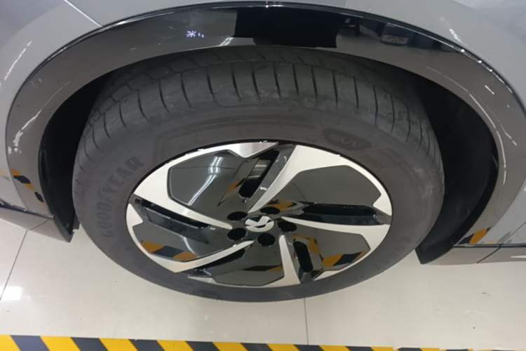 Used Nio ES6 2025 75 kWh Left Front Wheel Hub