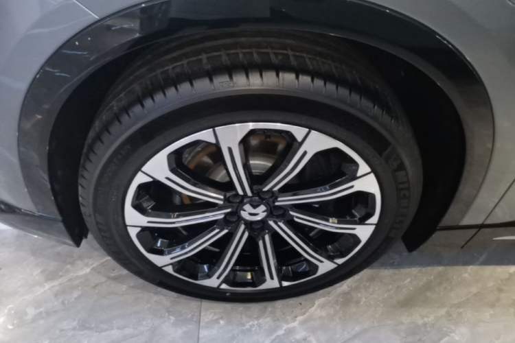 Used Nio ES6 2025 75 kWh Left Front Wheel Hub