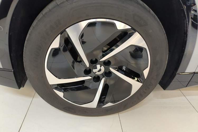 Used Nio ES6 2025 75 kWh Left Front Wheel Hub