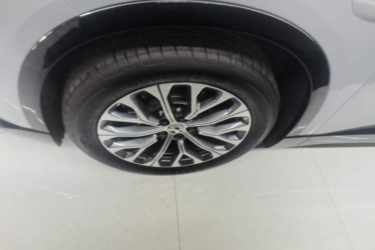 Used Nio ES6 2025 75 kWh Left Front Wheel Hub