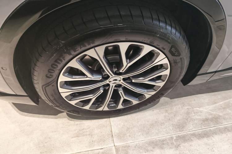 Used Nio ES6 2025 75 kWh Left Front Wheel Hub