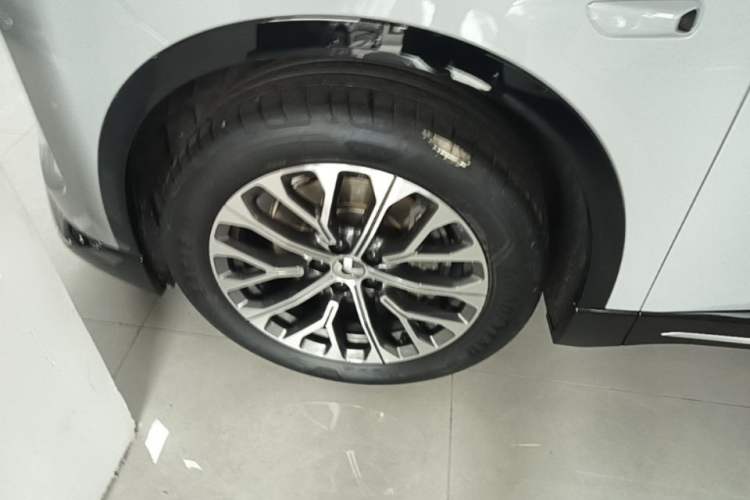 Used Nio ES6 2025 75 kWh Left Front Wheel Hub