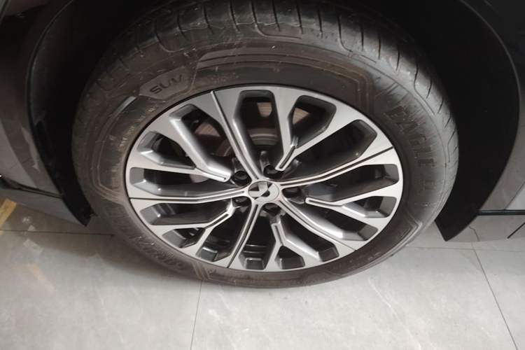 Used Nio ES6 2025 75 kWh Left Front Wheel Hub