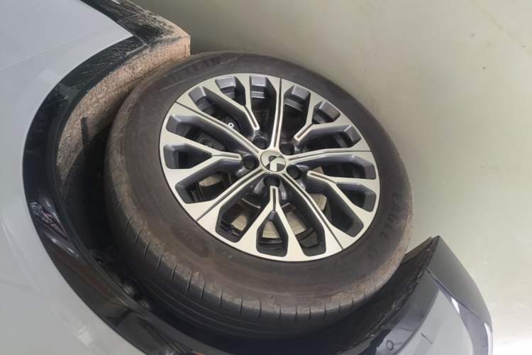 Used Nio ES6 2025 75 kWh Left Front Wheel Hub