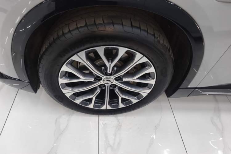 Used Nio ES6 2025 75 kWh Left Front Wheel Hub