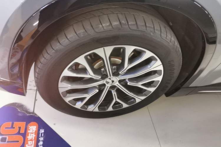 Used Nio ES6 2025 75 kWh Left Front Wheel Hub