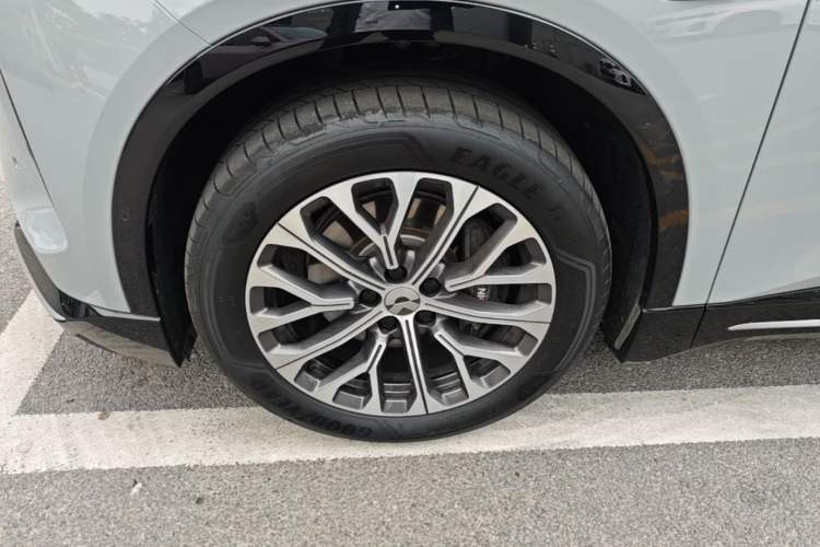Used Nio ES6 2025 75 kWh Left Front Wheel Hub