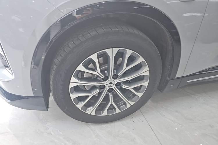 Used Nio ES6 2025 75 kWh Left Front Wheel Hub